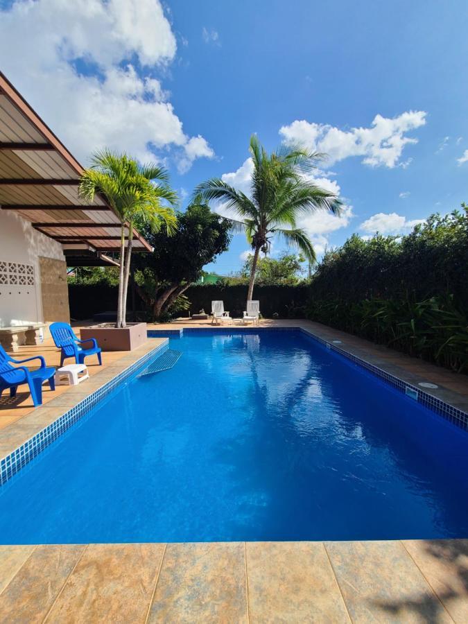 Pool House With Shared Pool Access Hotell David Exteriör bild